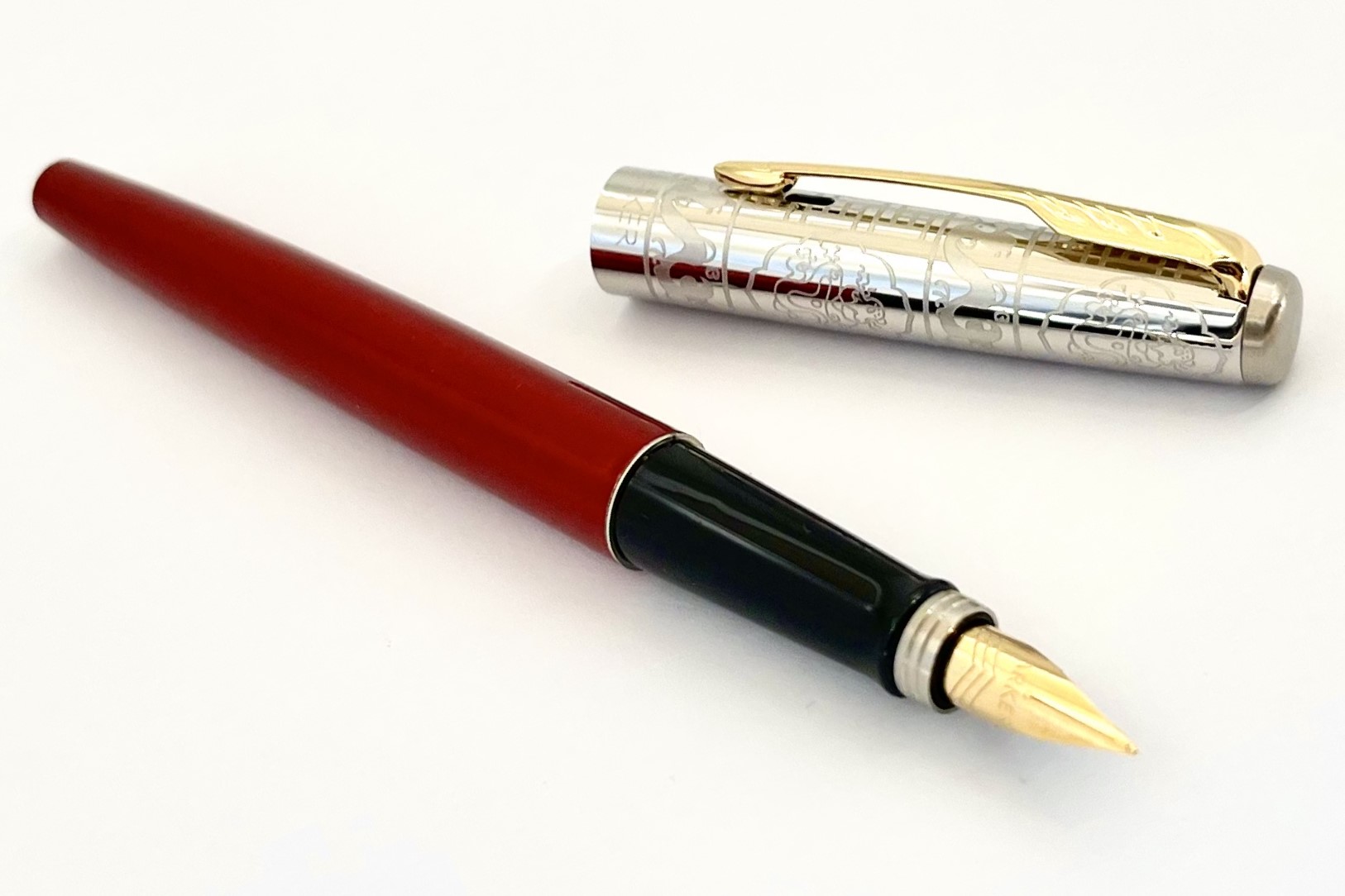 ParkerJotterNationalCollectionChinaRedGTFountainPen_F